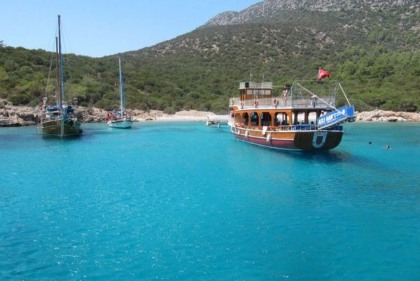 Paseo en barco por la costa de Kusadasi