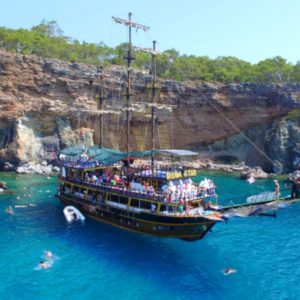 Tour en barco pirata por el golfo de Antalya