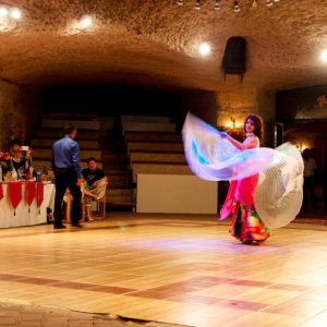 Cena con música y espectáculo tradicional